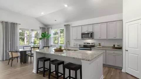 Kitchen - 2008 Willowleaf Dr, Leland, NC 28451 photo 6 of 8