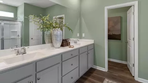Bath - 2008 Willowleaf Dr, Leland, NC 28451 photo 4 of 6