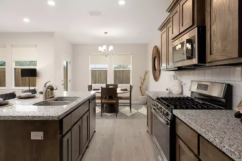 Kitchen - 3922 Peggy Dr, Laredo, TX 78046 photo 6 of 6