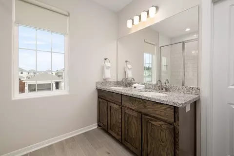 Bath - 3922 Peggy Dr, Laredo, TX 78046 photo 1 of 3