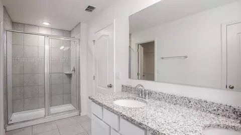 Bath - 2214 Elegant Mnr Cir, Edgewater, FL 32141 photo 1 of 3