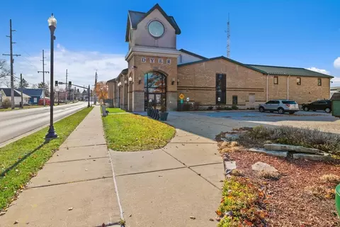 1603 E Parkside Ln, Dyer, IN 46311 photo 8