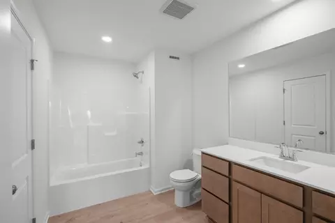 Bath - 1603 E Parkside Ln, Dyer, IN 46311 photo 2 of 2