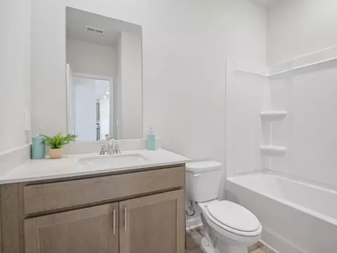 Bath - 6737 Warbler Ln, Lula, GA 30554 photo 1 of 4