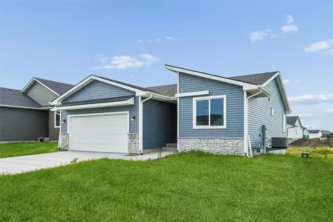 4310 NE 3rd St, Ankeny, IA 50021