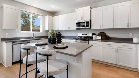 Kitchen - 63300 NE Peale St, Bend, OR 97701 photo 2 of 7