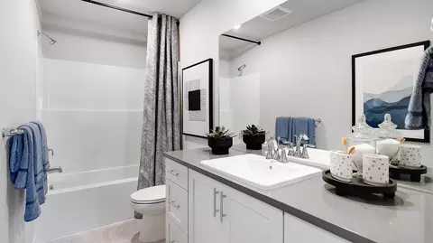 Bath - 63300 NE Peale St, Bend, OR 97701 photo 4 of 5