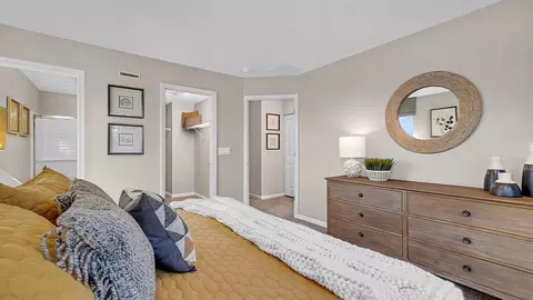 Bedroom - 1307 Foxglove Dr, Bartlett, IL 60103 photo 2 of 7