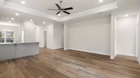 Living - 1236 Provision Blvd, Mobile, AL 36608 photo 4 of 7
