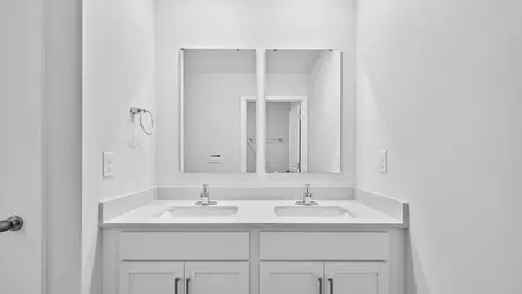 Bath - 409 Blackpool Ct, Monroe, NC 28112 photo 5 of 8