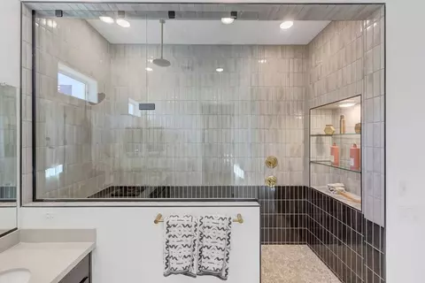 Bath - 1268 S 185th Dr, Goodyear, AZ 85338 photo 3 of 6