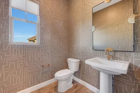 Bath - 1268 S 185th Dr, Goodyear, AZ 85338 photo 5 of 6
