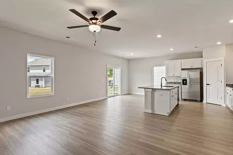 Living - 1012 Mossy Oak Dr, Moore, SC 29369 photo 7 of 7