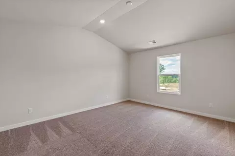 Bedroom - 1012 Mossy Oak Dr, Moore, SC 29369 photo 8 of 9