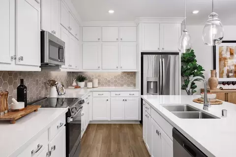 Kitchen - 24 E Bellum Pl, Mountain House, CA 95391 photo 2 of 2