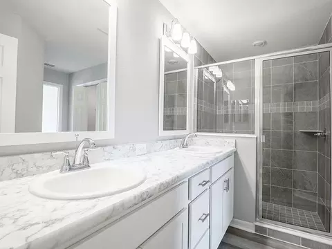 Bath - 7662 SE 117th Pl, Belleview, FL 34420 photo 1 of 3