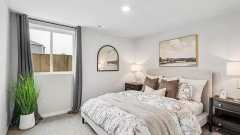 Bedroom - 1025 Hemlock Ln, Waukee, IA 50263 photo 5 of 5