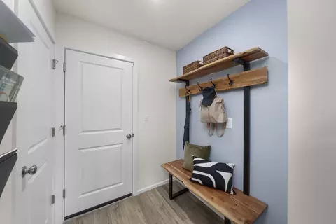Entry Way - 1448 Salzer Creek Loop, Centralia, WA 98531 photo 6 of 6