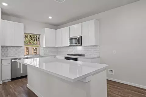 Kitchen - 12048 Moonlight Path Dr, Conroe, TX 77304 photo 2 of 8
