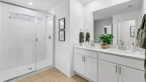 Bath - 2017 Arbuckle Dr, Leander, TX 78641 photo 2 of 3
