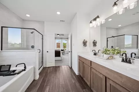 Bath - 2804 Tamarack Ln, Argyle, TX 76226 photo 4 of 5