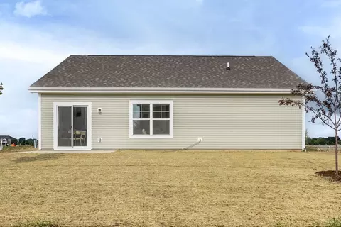 Exterior - 2105 Maplewood Ln, Pendleton, IN 46064 photo 9 of 12