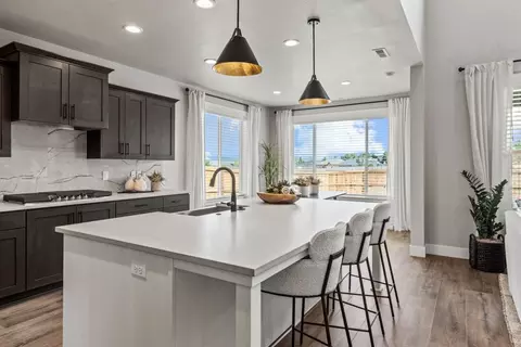 Kitchen - 114 Butte Spring Trl, Eagle Point, OR 97524 photo 2 of 4