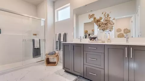 Bath - 5782 Granger St SE, Salem, OR 97306 photo 3 of 5