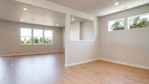Living - 5782 Granger St SE, Salem, OR 97306 photo 1 of 5
