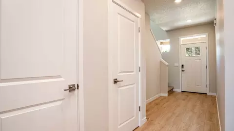 Entry Way - 5782 Granger St SE, Salem, OR 97306 photo 1 of 1