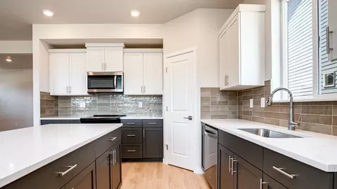 Kitchen - 5782 Granger St SE, Salem, OR 97306 photo 5 of 6