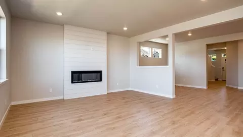 Living - 5782 Granger St SE, Salem, OR 97306 photo 4 of 5
