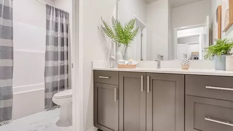 Bath - 5782 Granger St SE, Salem, OR 97306 photo 5 of 5
