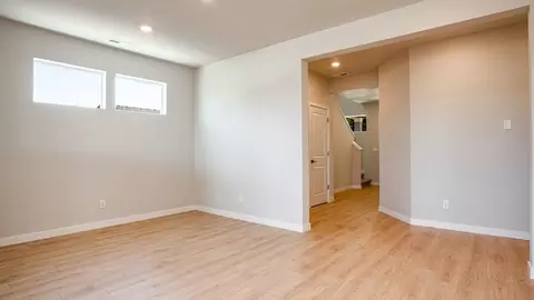 Living - 5782 Granger St SE, Salem, OR 97306 photo 2 of 5