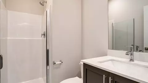 Bath - 5782 Granger St SE, Salem, OR 97306 photo 1 of 5