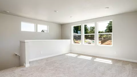 Living - 5782 Granger St SE, Salem, OR 97306 photo 5 of 5
