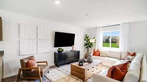 Living - 851 Legacy St, Eugene, OR 97402 photo 2 of 3
