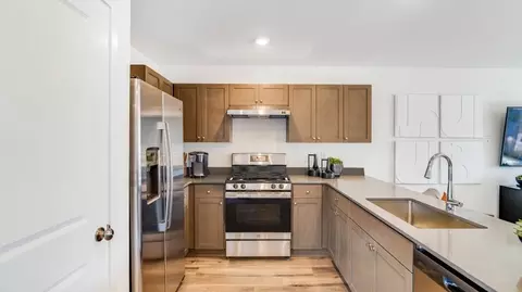 Kitchen - 851 Legacy St, Eugene, OR 97402 photo 2 of 4