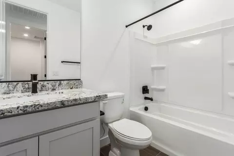 Bath - 7941 E Renata Ave, Mesa, AZ 85212 photo 5 of 10