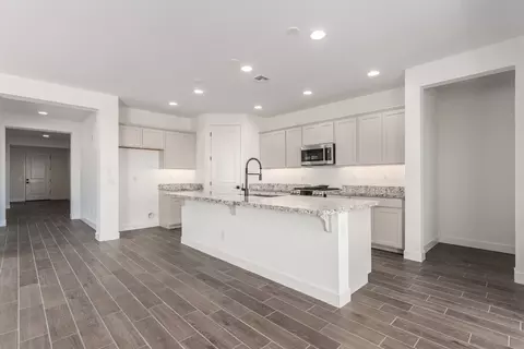 Kitchen - 7941 E Renata Ave, Mesa, AZ 85212 photo 2 of 12