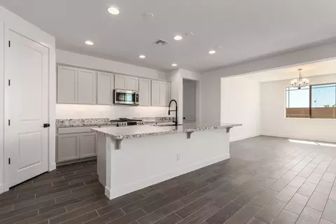 Kitchen - 7941 E Renata Ave, Mesa, AZ 85212 photo 1 of 12