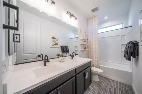 Bath - 7941 E Renata Ave, Mesa, AZ 85212 photo 10 of 10