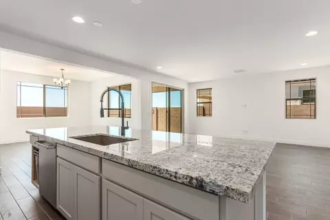 Kitchen - 7941 E Renata Ave, Mesa, AZ 85212 photo 3 of 12