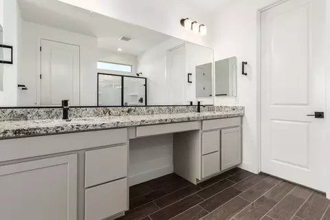 Bath - 7941 E Renata Ave, Mesa, AZ 85212 photo 1 of 10