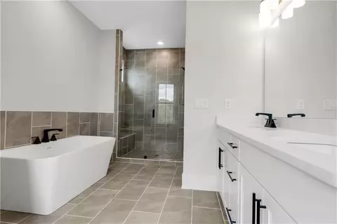 Bath - 3615 Belle Fields Crossing Suwanee Georgia 30024, Suwanee, GA 30024 photo 5 of 5