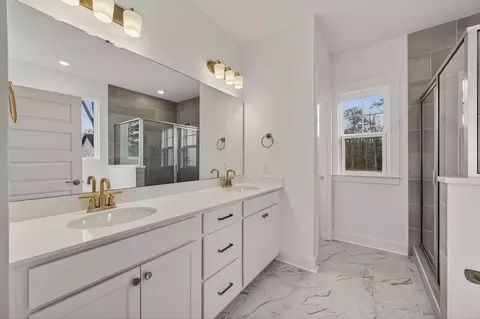 Bath - 219 Creek Pointe Dr, Moncks Corner, SC 29461 photo 2 of 9