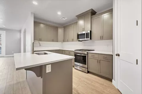 Kitchen - 52 E Dakar Ln, Saint George, UT 84790 photo 2 of 5