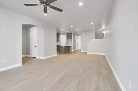 Living - 52 E Dakar Ln, Saint George, UT 84790 photo 3 of 4