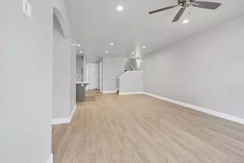 Living - 52 E Dakar Ln, Saint George, UT 84790 photo 2 of 4
