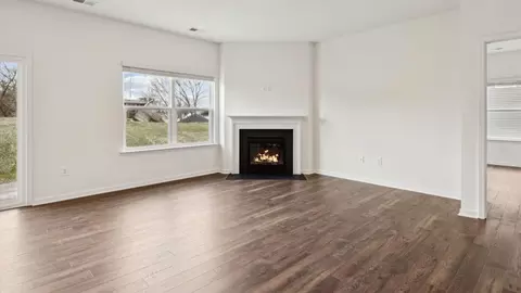 Living - 300 Cookie Loop, Johnson City, TN 37615 photo 2 of 5